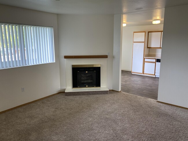 Building Photo - 1710 S Eagleson Rd
