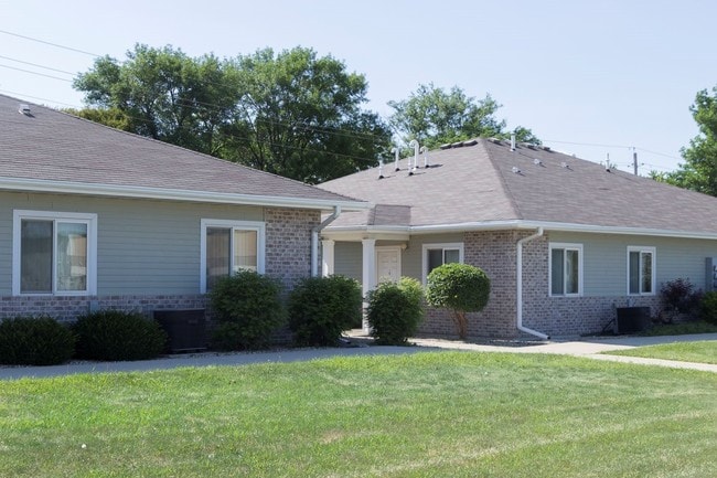 Building Photo - Hamilton Knolls