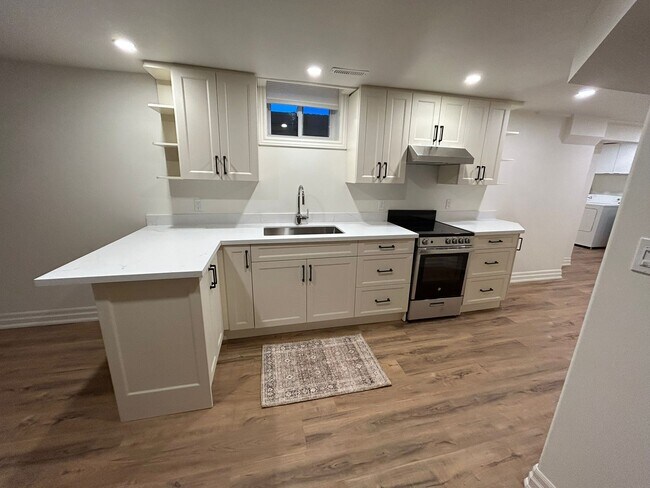 Photo du bâtiment - 365 Kingsview Dr