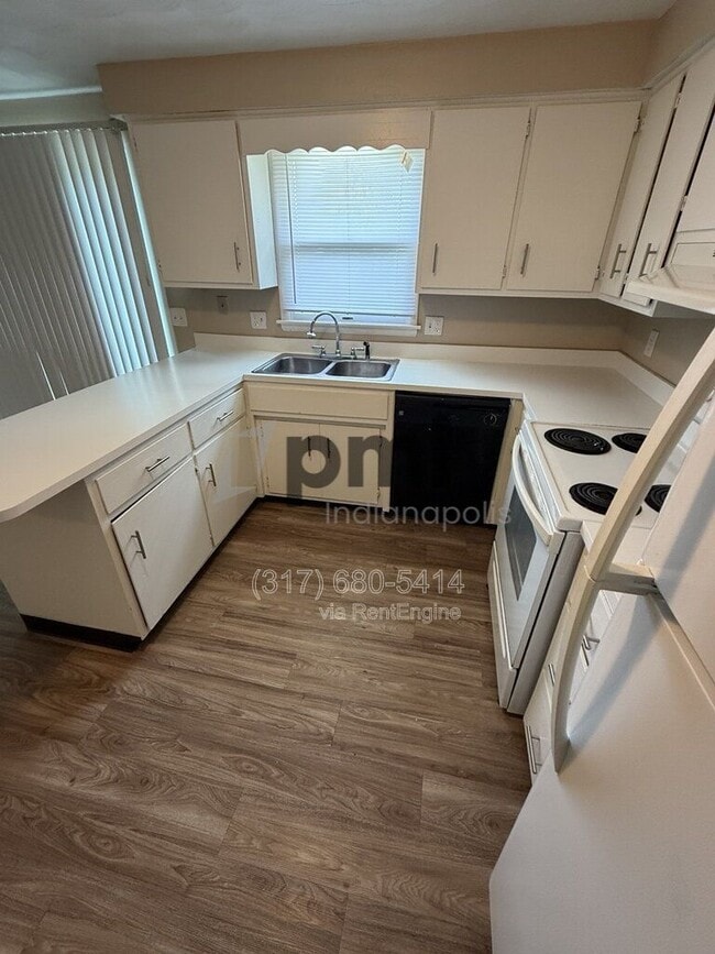 Foto del edificio - 413 W 11th St