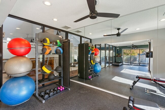 Foto del edificio - Terrace Oaks & Olde Battleground