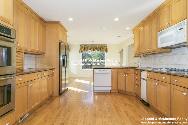 Foto del edificio - 9 Reservoir Ridge Rd