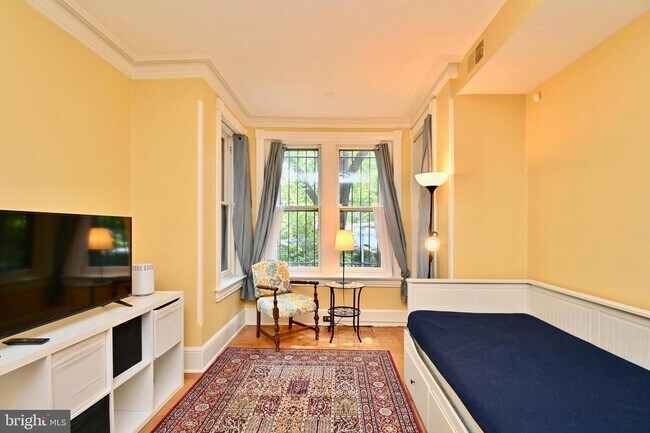 Foto del edificio - 639 Massachusetts Ave NE