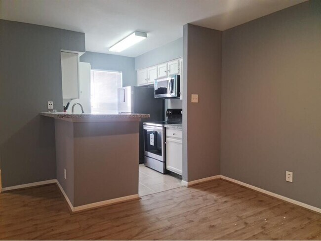 Building Photo - 14600 Fonmeadow Dr