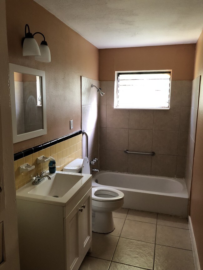 Building Photo - 4323 Groton Dr