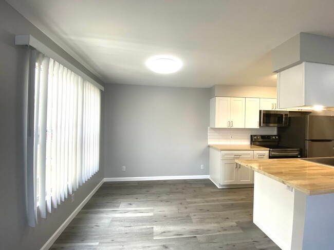 Foto del edificio - Fairway Terrace | Renovated 2BR/2BA Condo ...