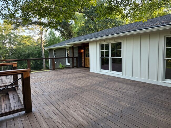 Foto del edificio - 233 Ranchwood Trail