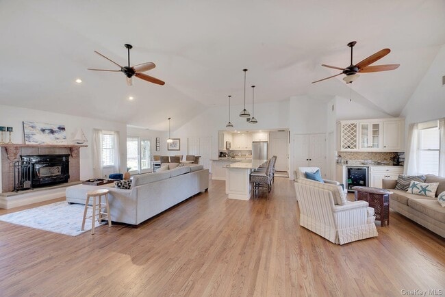Foto del edificio - 3045 Rocky Point Rd