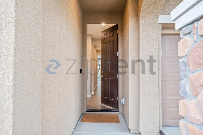 Foto del edificio - 572 Delicato Dr