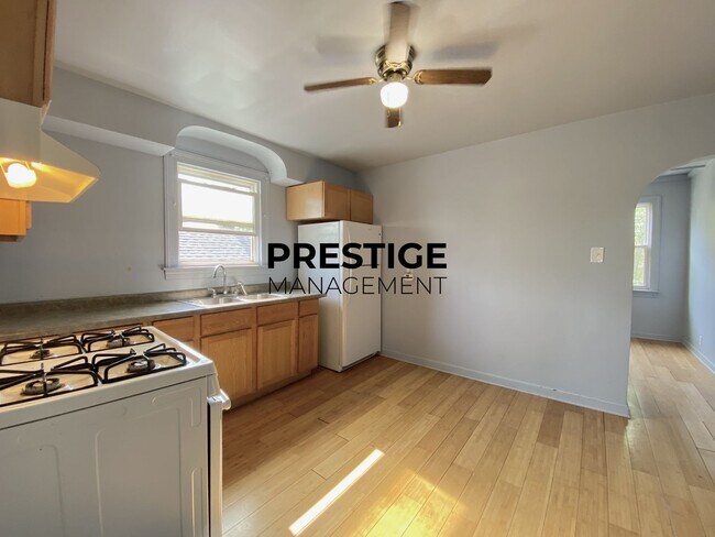 Foto del edificio - Spacious 2BD Apartment With Den