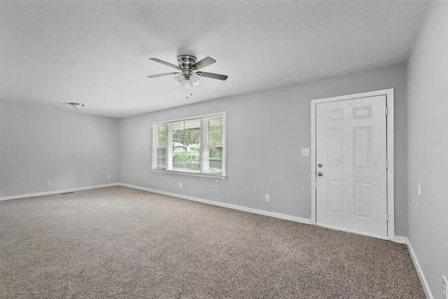 Building Photo - 528 Daniel Cir