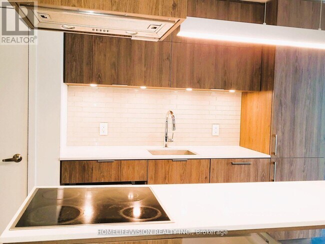 Building Photo - 15 Lower Jarvis St