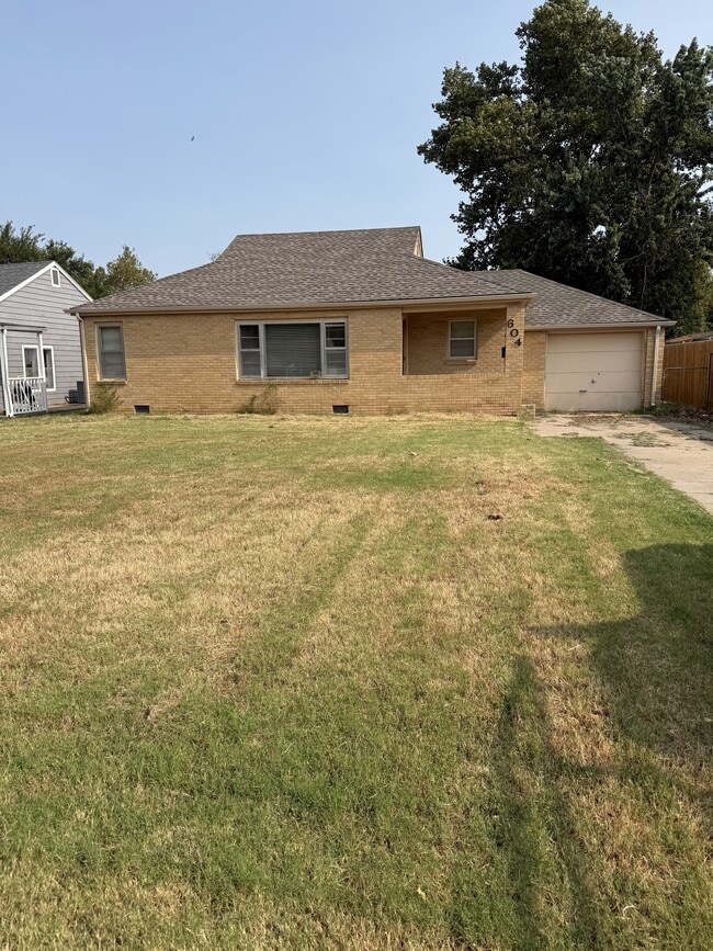 Building Photo - 604 W 20th Ave