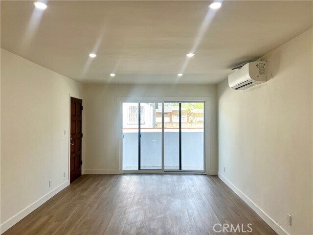 Foto del edificio - 3461 Perlita Ave