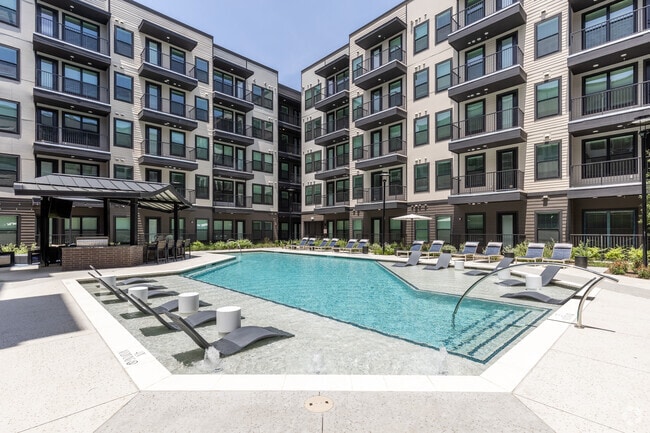 Building Photo - Bell Southstone Yards