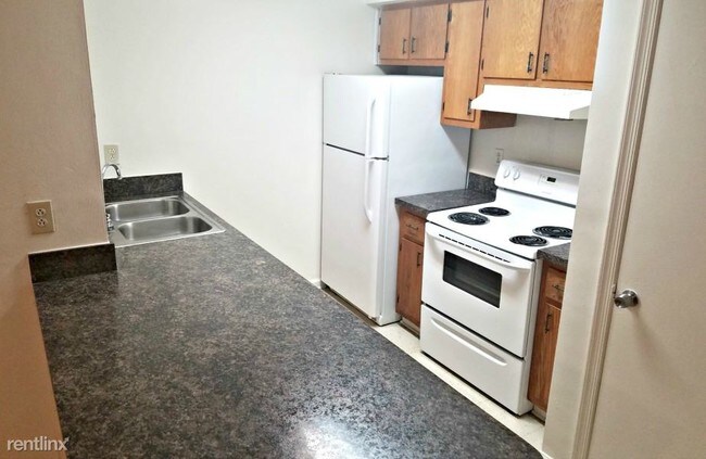 Building Photo - 860 W 41st St