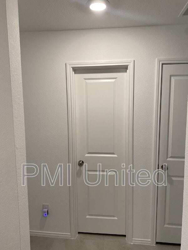 Building Photo - 325 Pueblo Bonito Trl