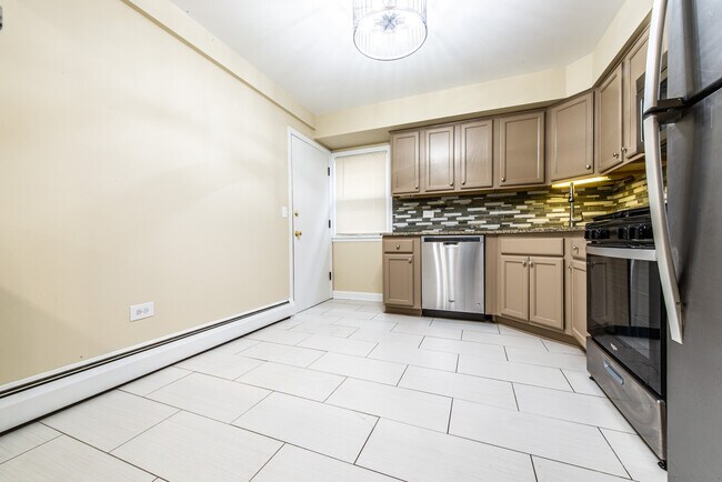 Foto del edificio - 3804 N Harlem Ave