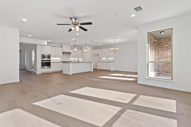 Foto del edificio - 621 Somerset Dr