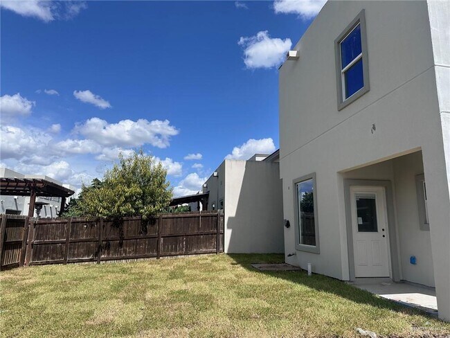 Building Photo - 20 Dorado Dr