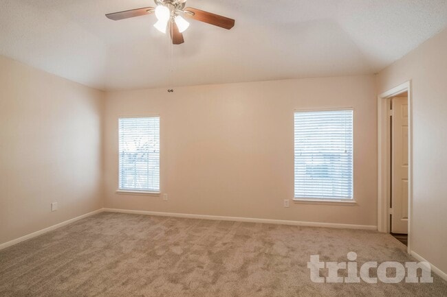 Building Photo - 18139 Lake Bend Dr