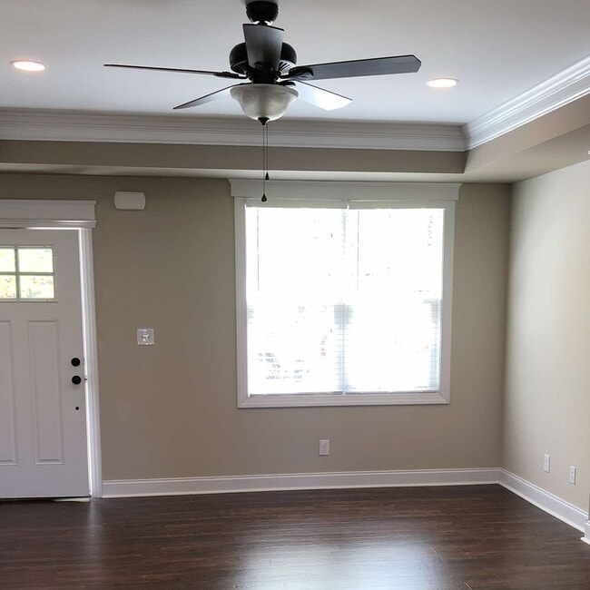 Building Photo - 215 Capstone Dr