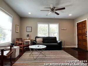 Foto del edificio - 522 W Ridgewood Ct