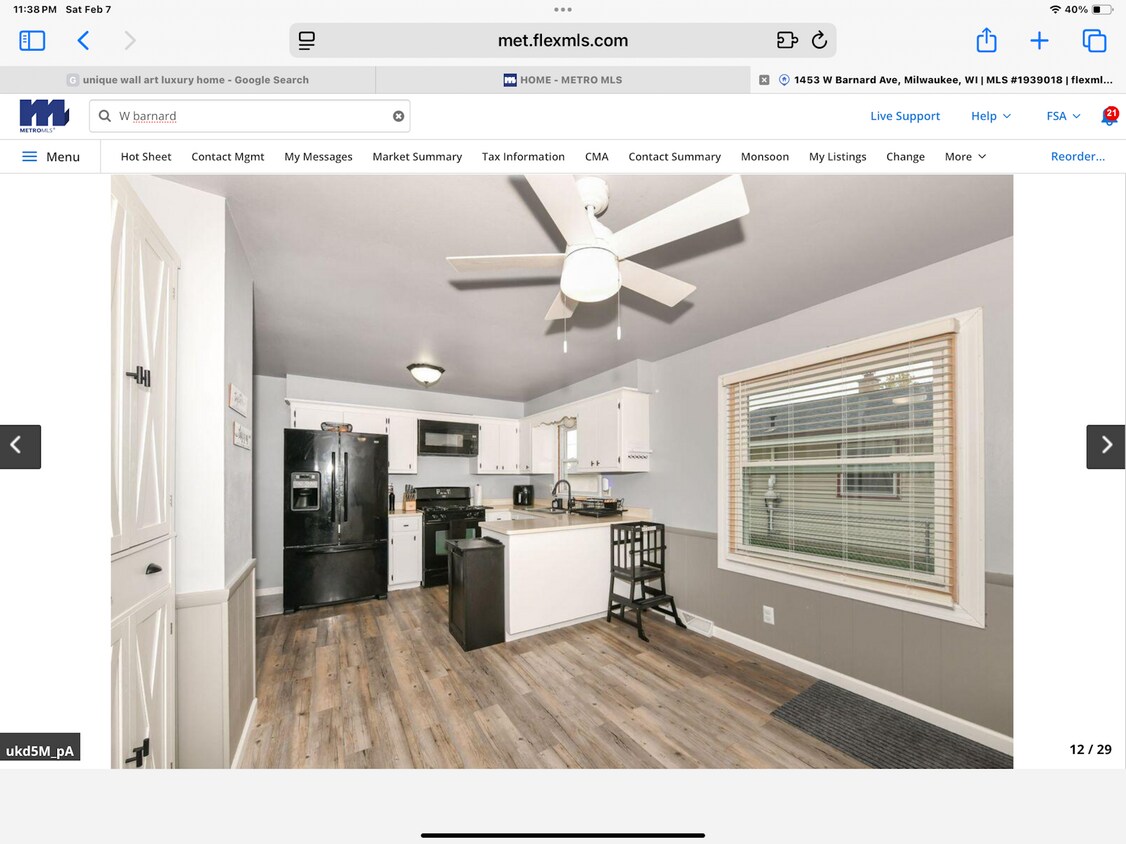 Building Photo - 1453 W Barnard Ave