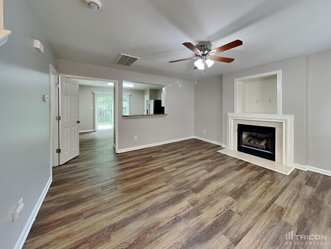 Building Photo - 9835 Veronica Dr