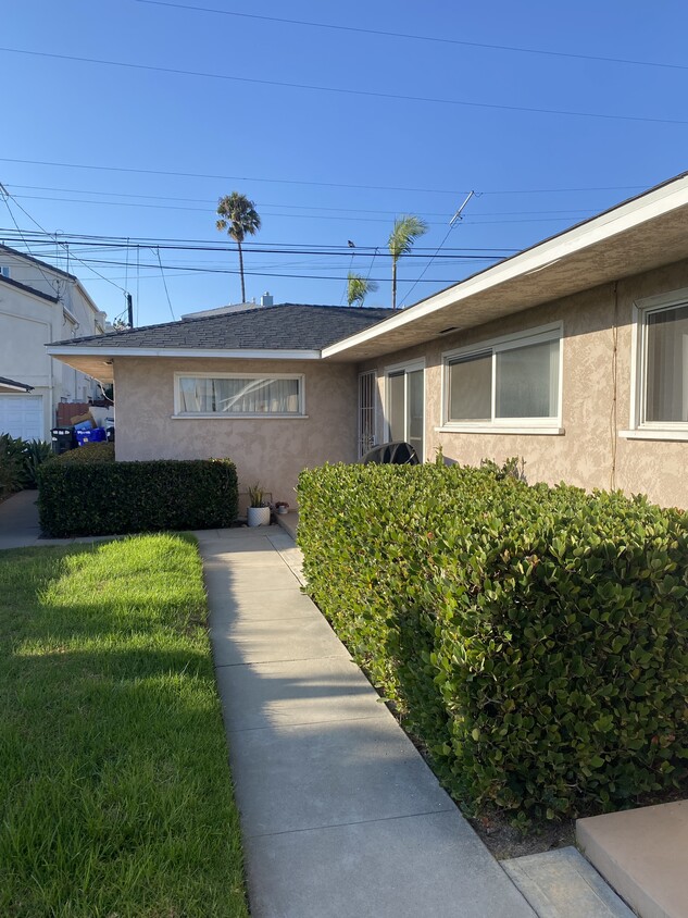 Primary Photo - 926 Chalcedony St