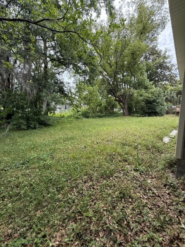 Building Photo - Beautiful 3 Bedroom 2 Bath House with New ...