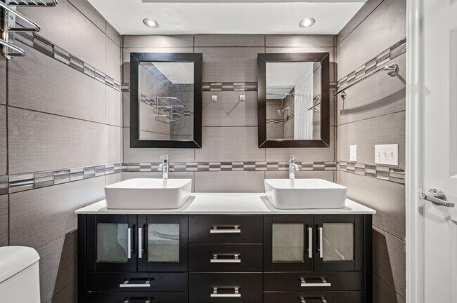 Foto del edificio - 9127 Valley Chapel Ln