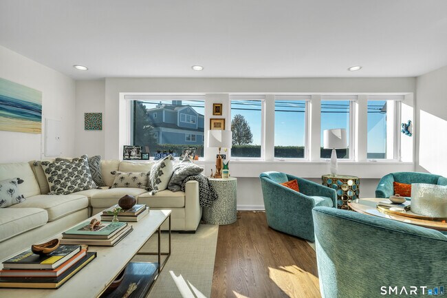 Foto del edificio - 98 Limewood Ave