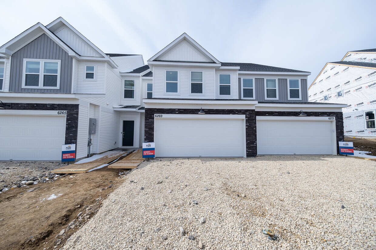 Foto principal - 6269 Larkspur Ln
