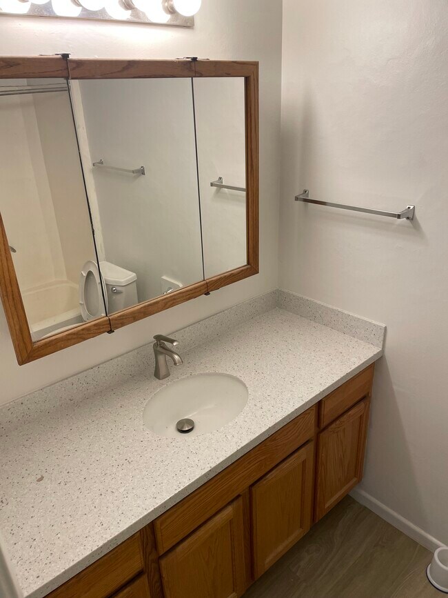 Foto del edificio - 2088 NW Hickory Ln