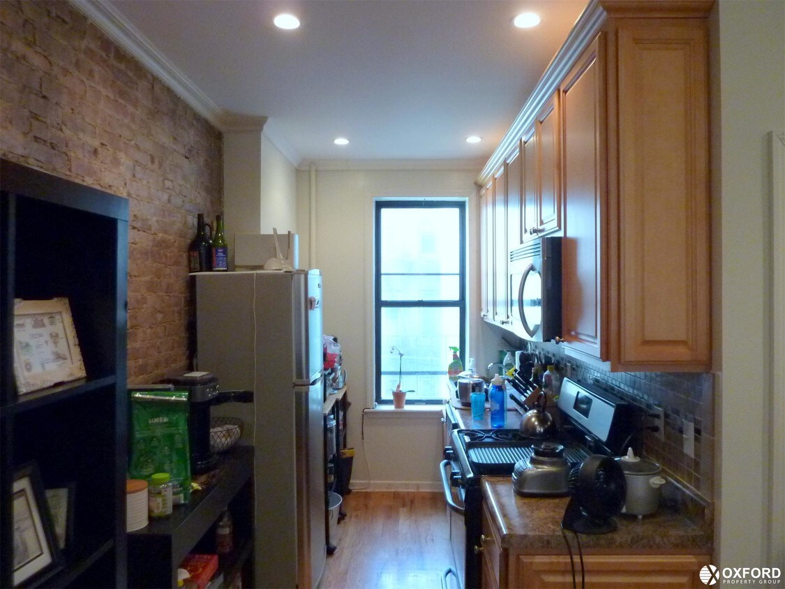 Primary Photo - 467 17th St