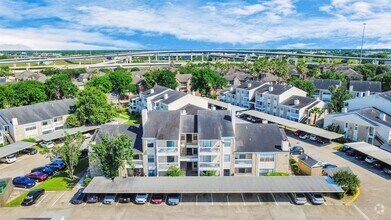 Building Photo - 2750 Holly Hall St
