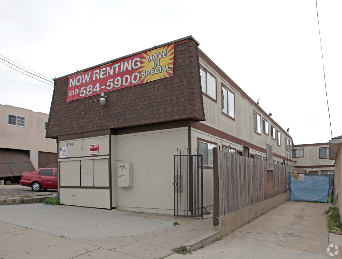 Building Photo - 1740 N Ave