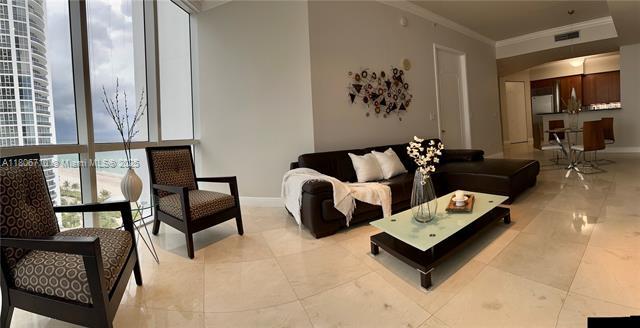 Foto del edificio - 18101 Collins Ave