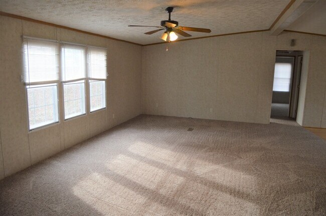 Foto del edificio - Available Now!