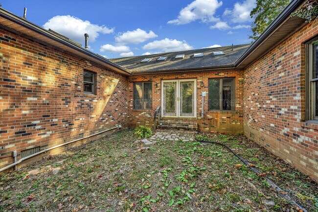 Foto del edificio - 6709 Marye Rd
