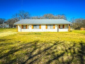Building Photo - 617 County Rd 805A