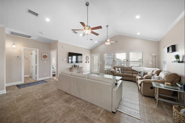 Foto del edificio - 2423 Sand Drift Ln