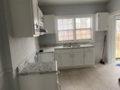 Foto del edificio - 3106 Harvester Ln E
