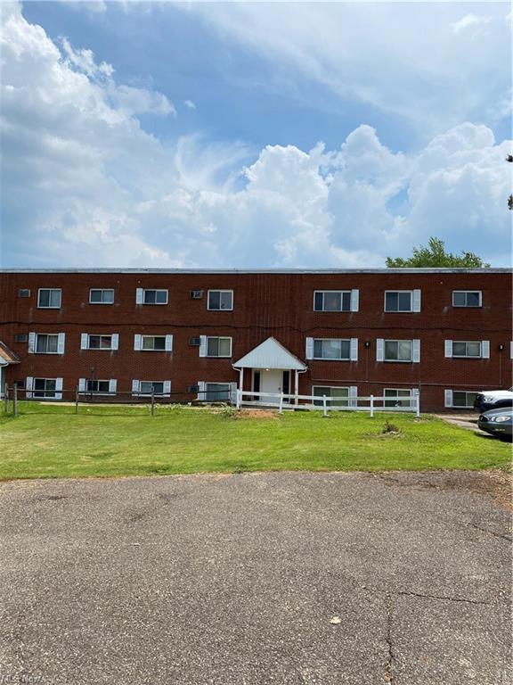 Primary Photo - 770 Brady Ave