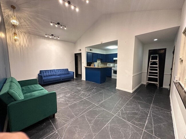 Building Photo - 2574 Marilee Ln