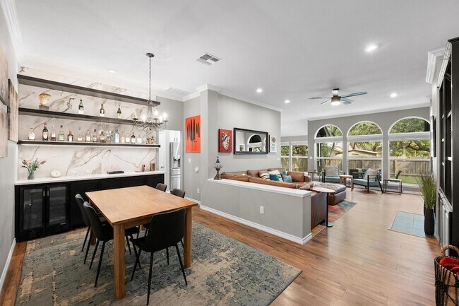 Foto del edificio - 8716 Bobcat Dr