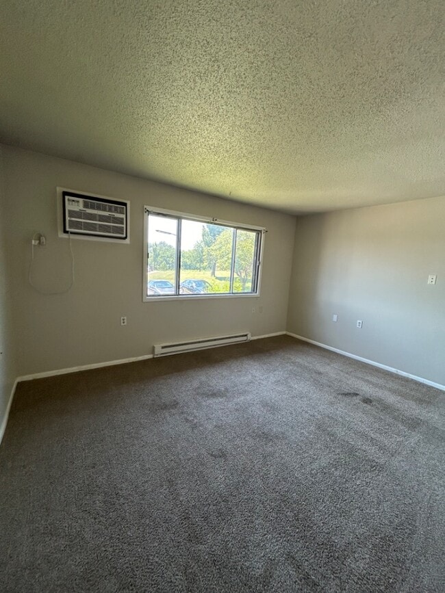 Building Photo - 307 Ilion Ave