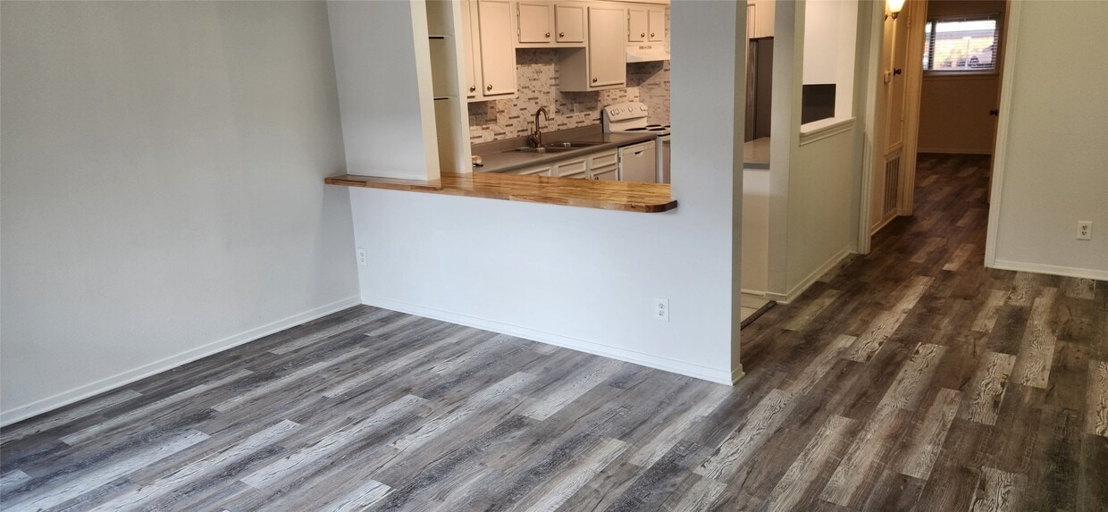 Foto principal - 11550 Chimney Rock Rd