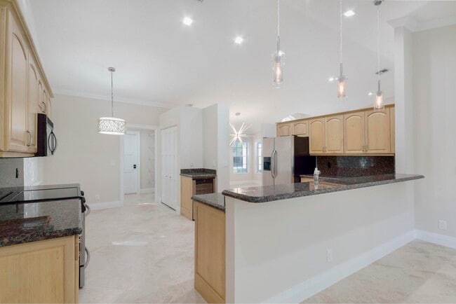 Building Photo - 8892 Jaspers Dr